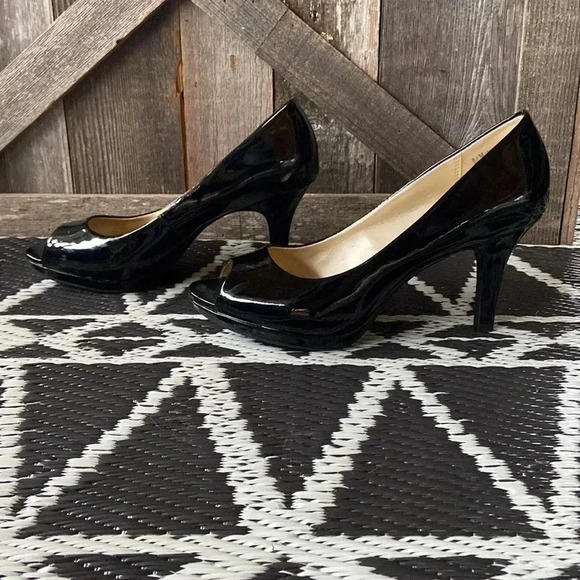 Bandolino B.Flexible | Peep- Toe Heels - Picture 3 of 7